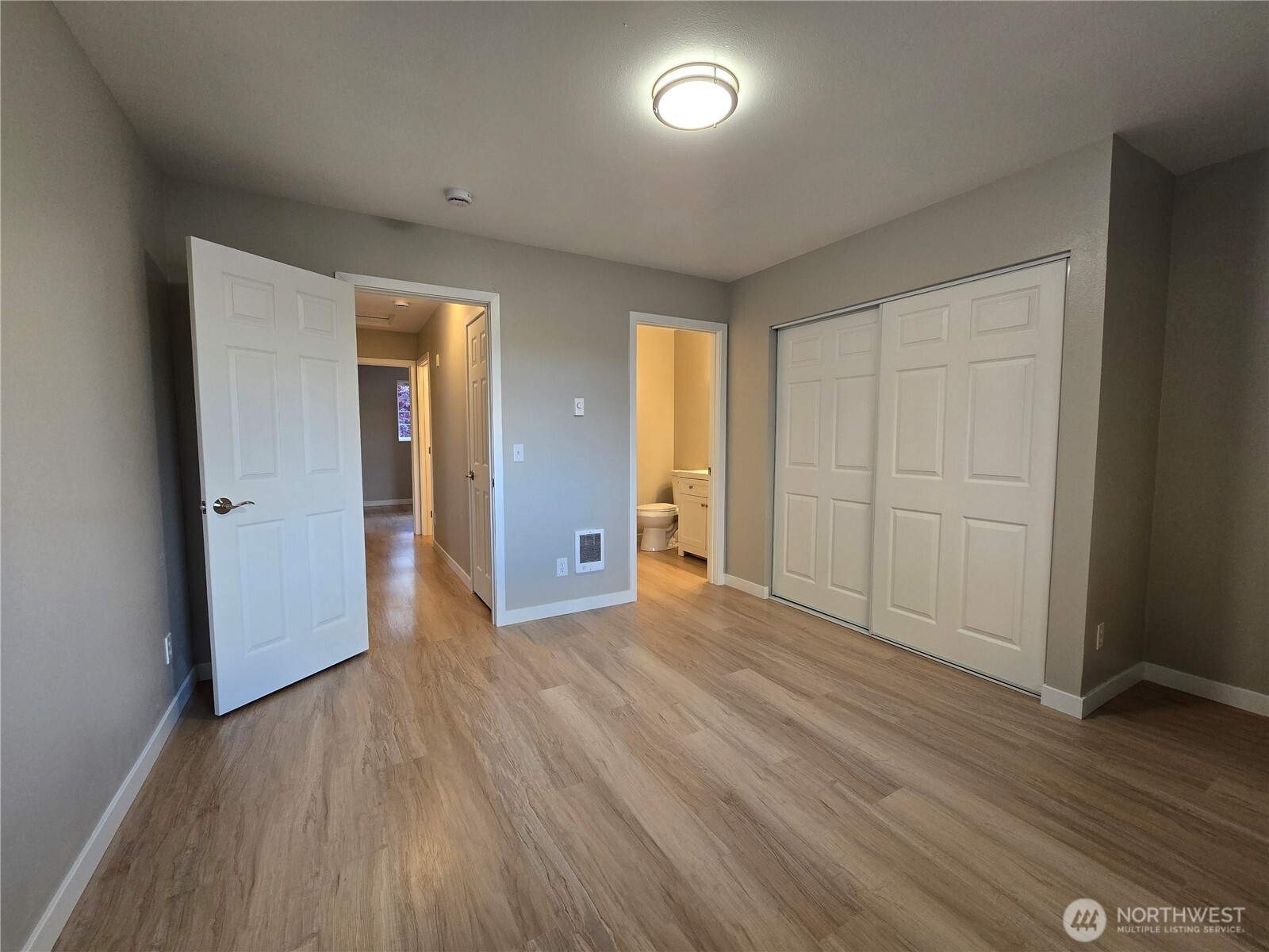 12432 SE 272 Place #B202, Kent, WA 98030