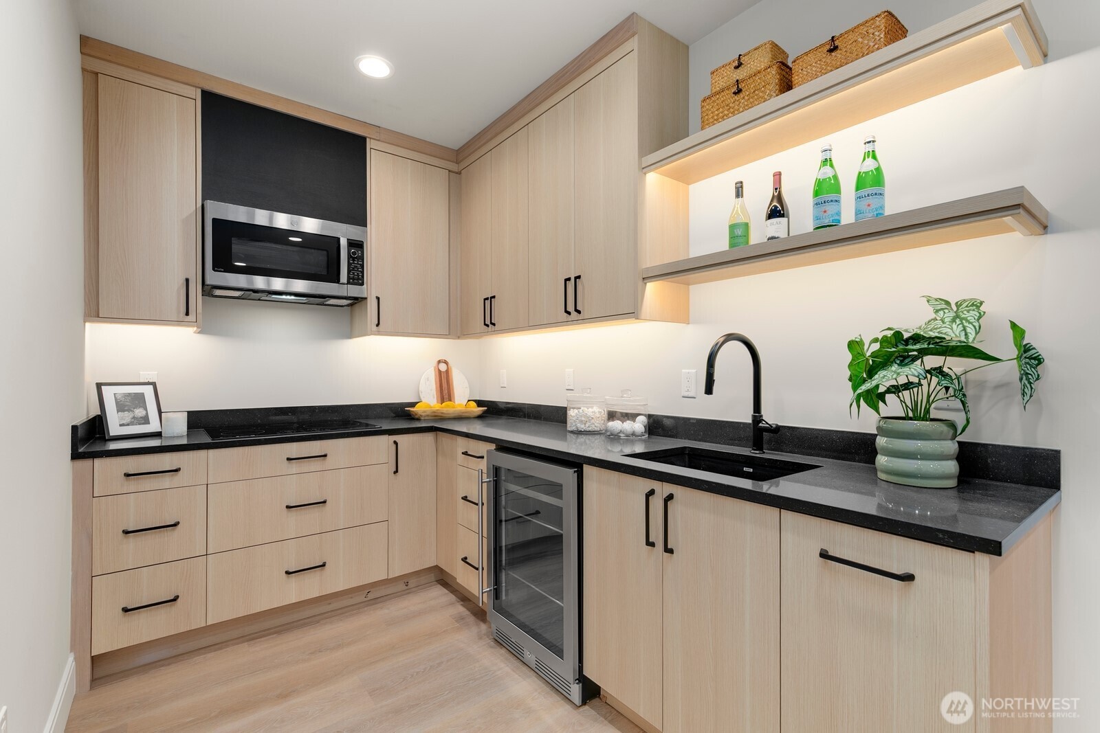 3032 NE Blakeley Street , Seattle, WA 98105