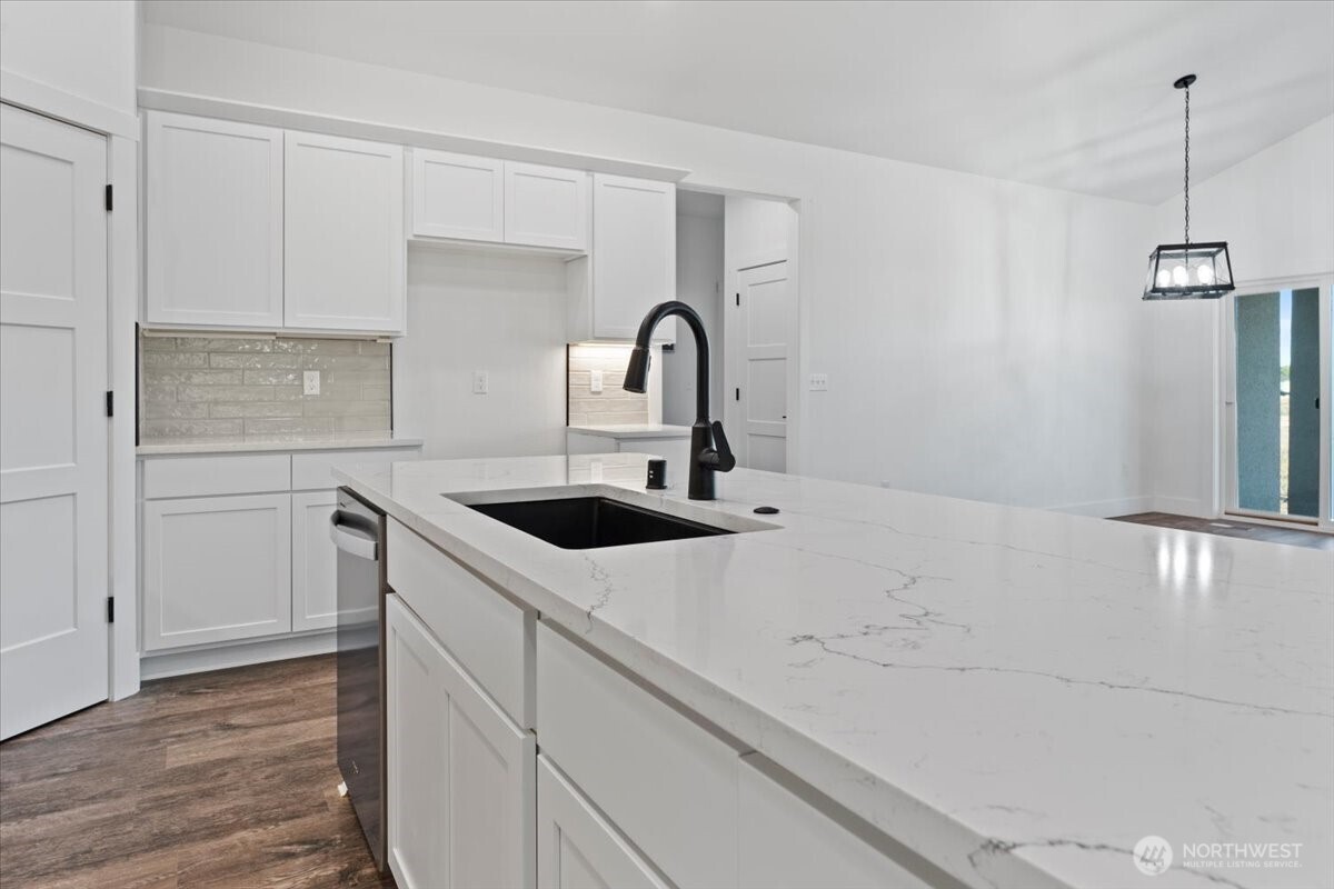 6479 Road 3 NE, Moses Lake, WA 98837