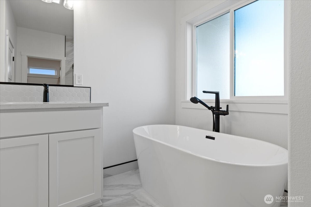 6479 Road 3 NE, Moses Lake, WA 98837