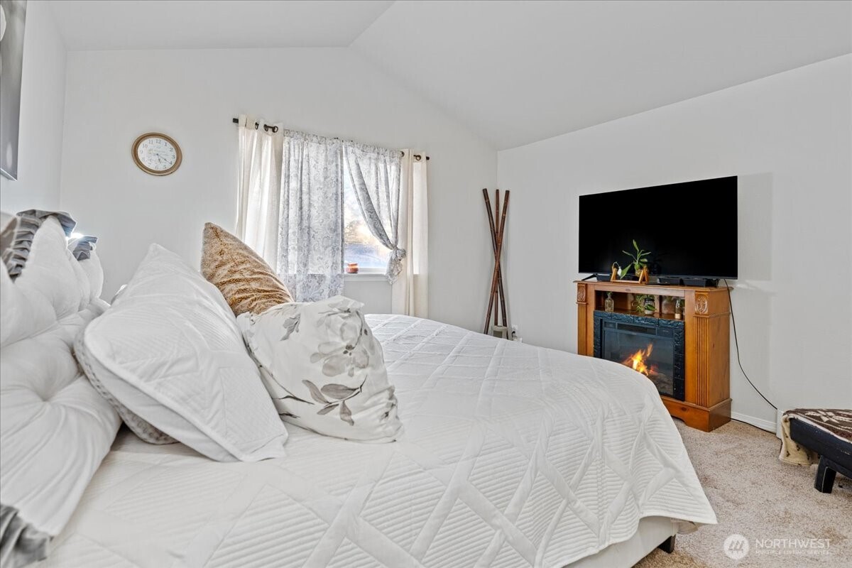 21714 64th Avenue Ct E, Spanaway, WA 98387