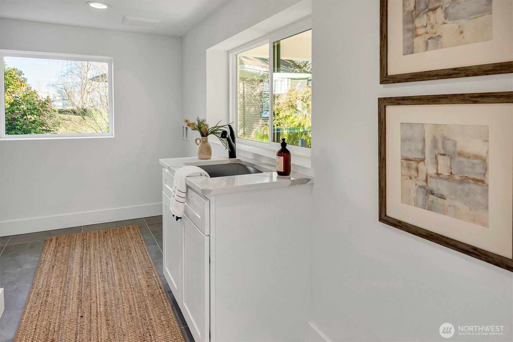 505 W Kinnear Place , Seattle, WA 98119