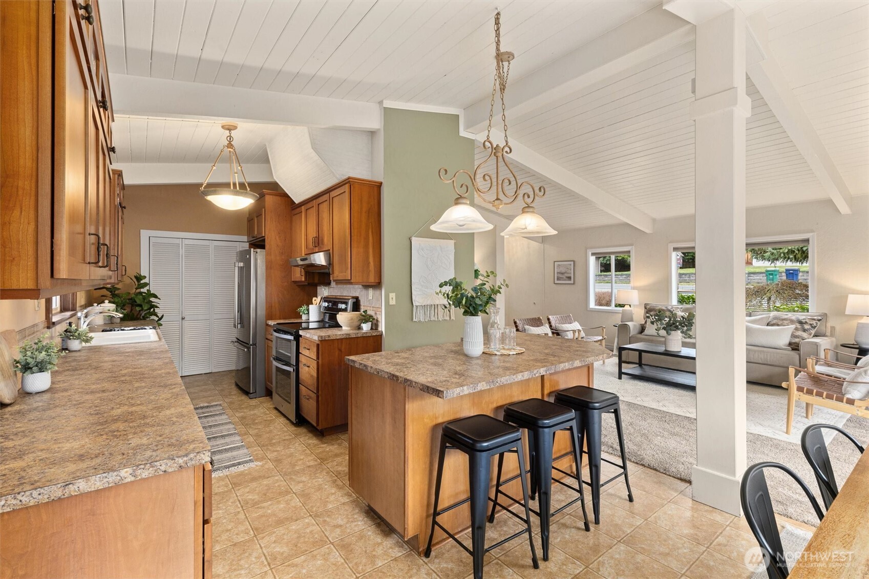 18820 48th Avenue W, Lynnwood, WA 98036