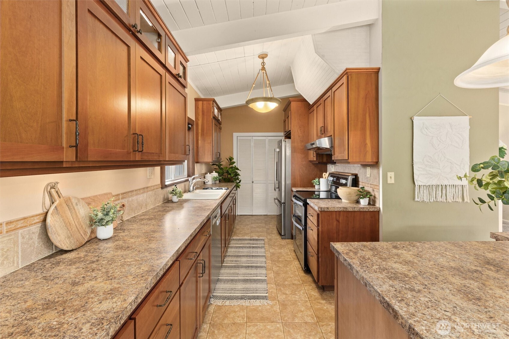 18820 48th Avenue W, Lynnwood, WA 98036