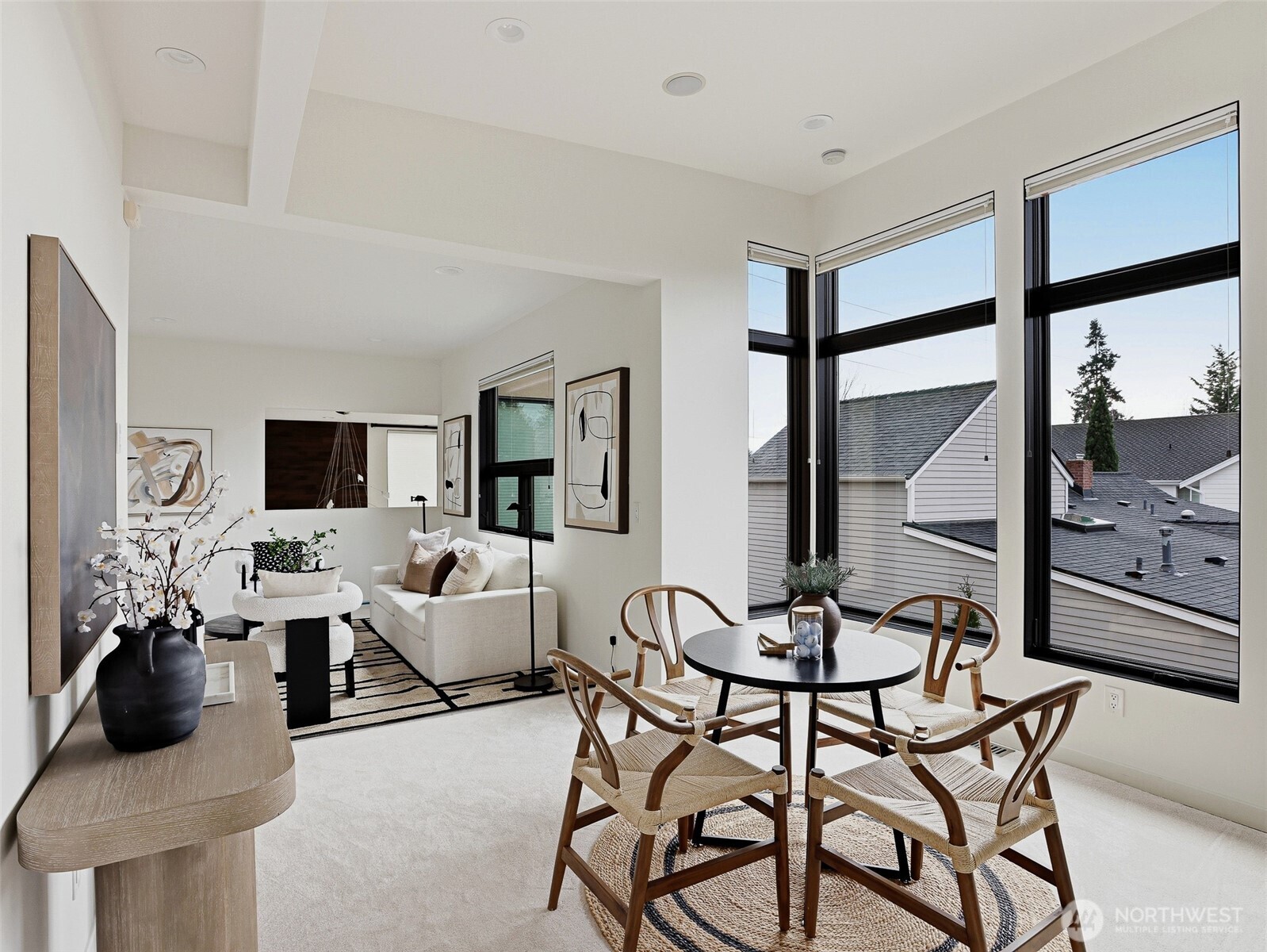 719 99th Avenue NE, Bellevue, WA 98004