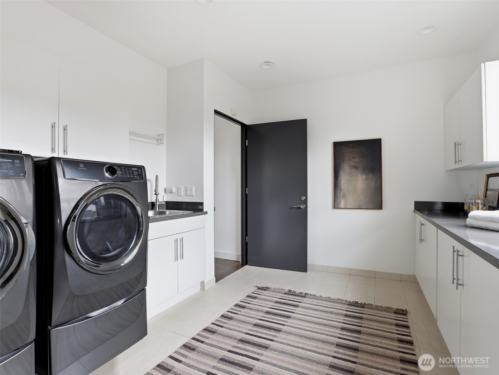 719 99th Avenue NE, Bellevue, WA 98004