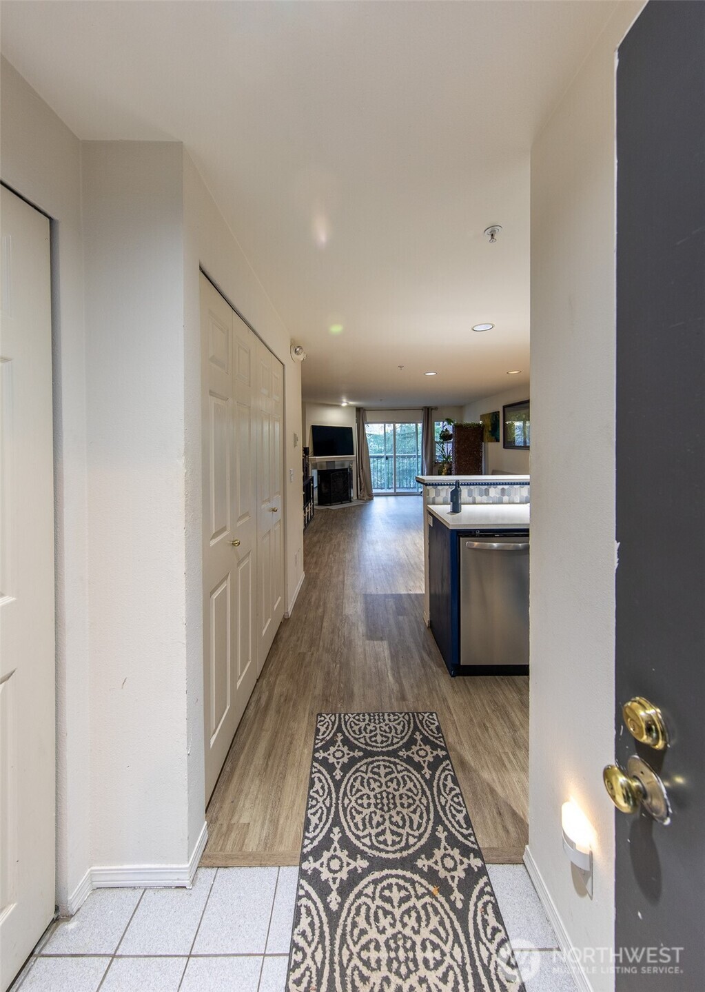 15917 Waynita Way NE #E206, Bothell, WA 98011