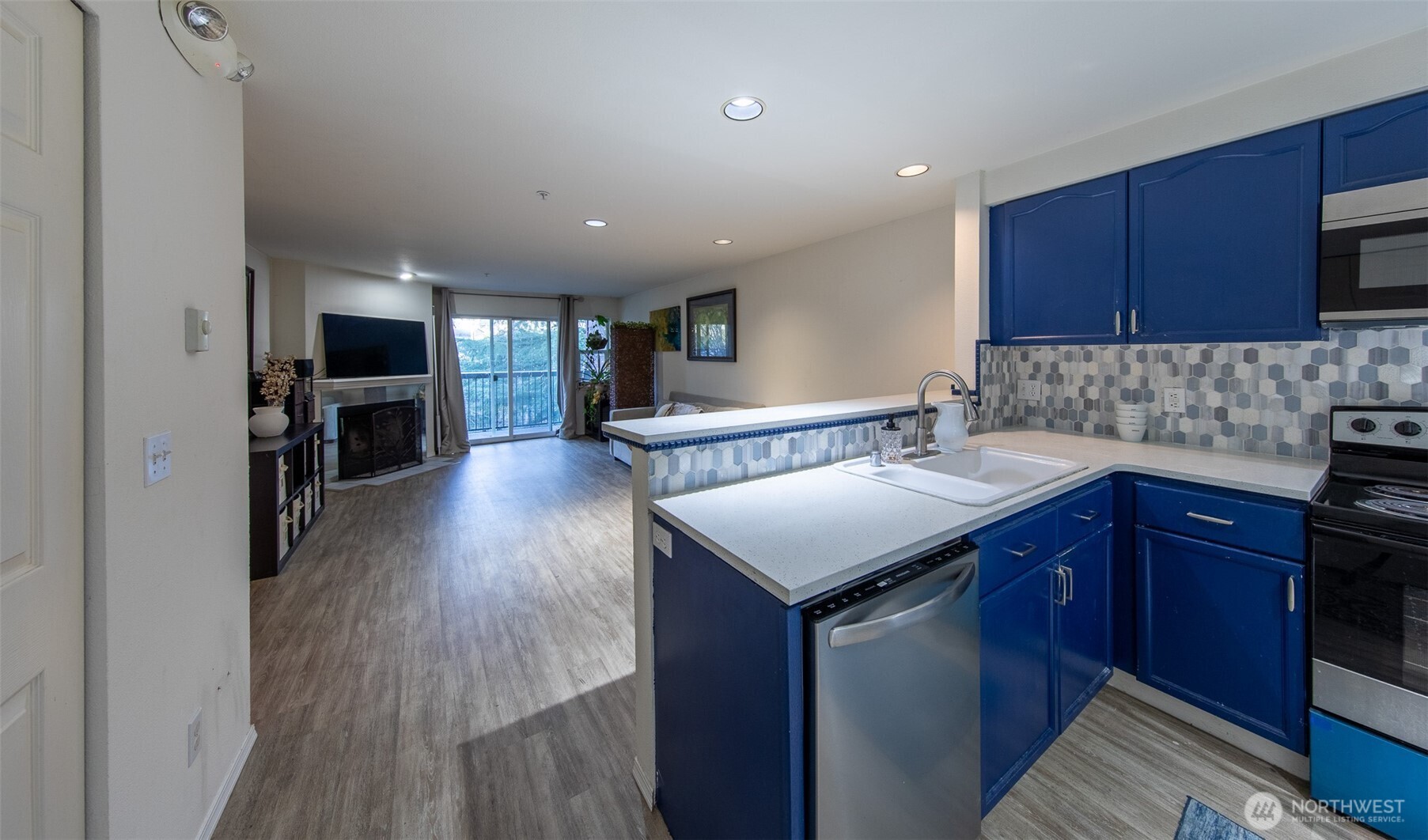 15917 Waynita Way NE #E206, Bothell, WA 98011