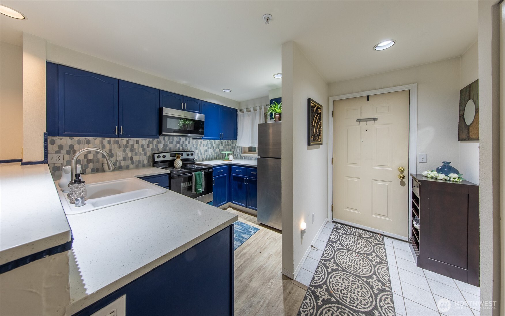 15917 Waynita Way NE #E206, Bothell, WA 98011