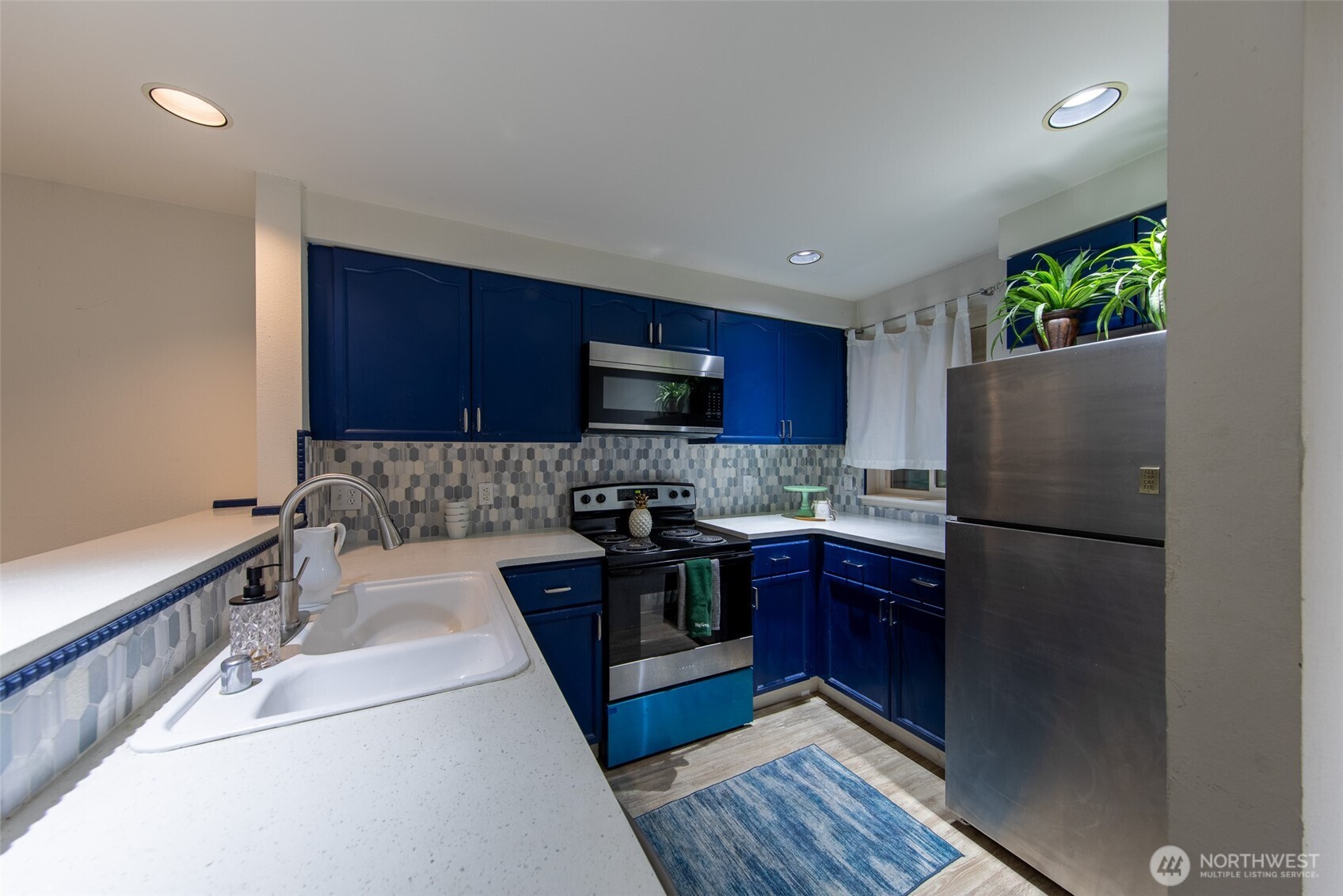 15917 Waynita Way NE #E206, Bothell, WA 98011