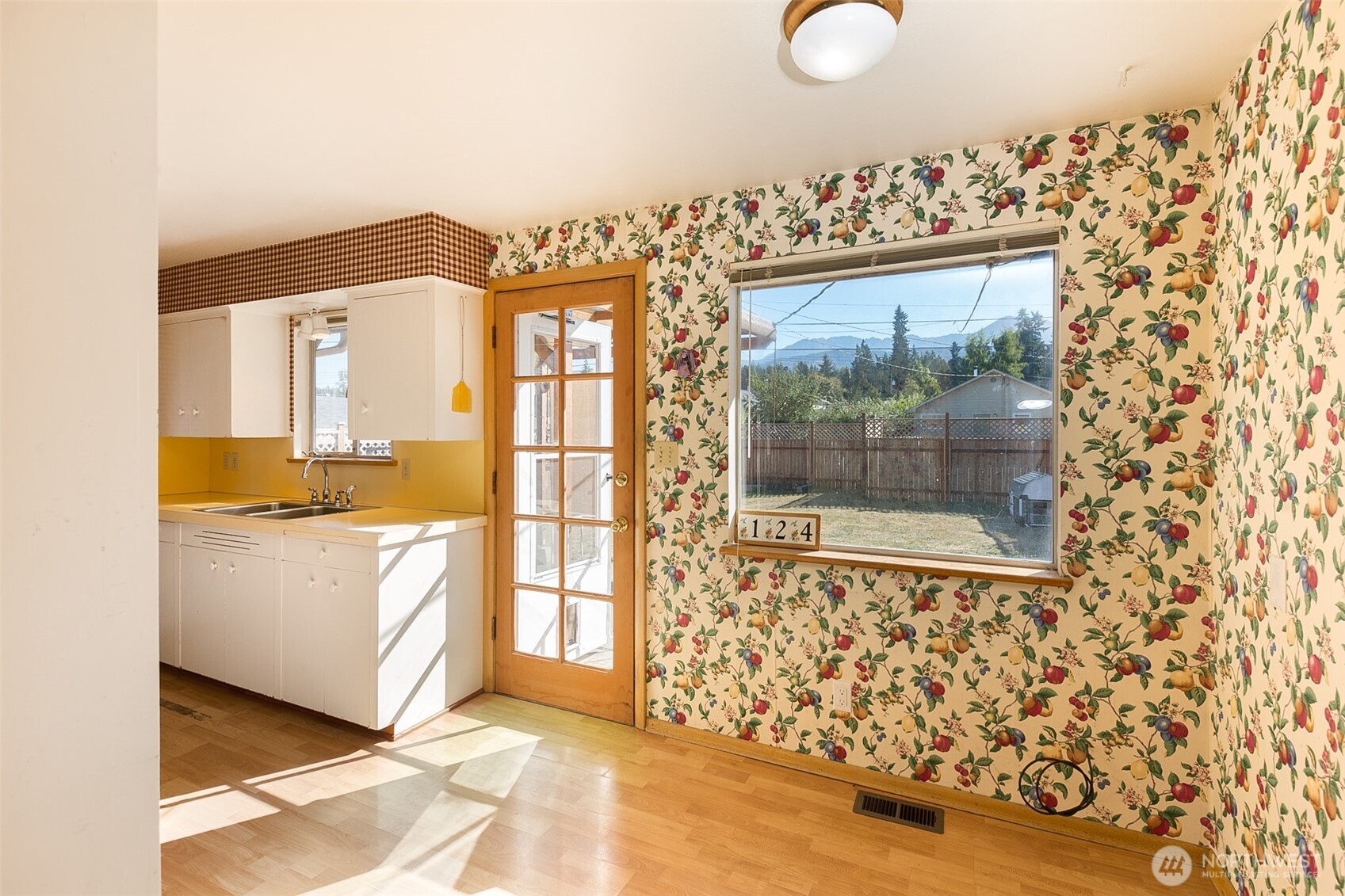 124 Fogarty Avenue , Port Angeles, WA 98362