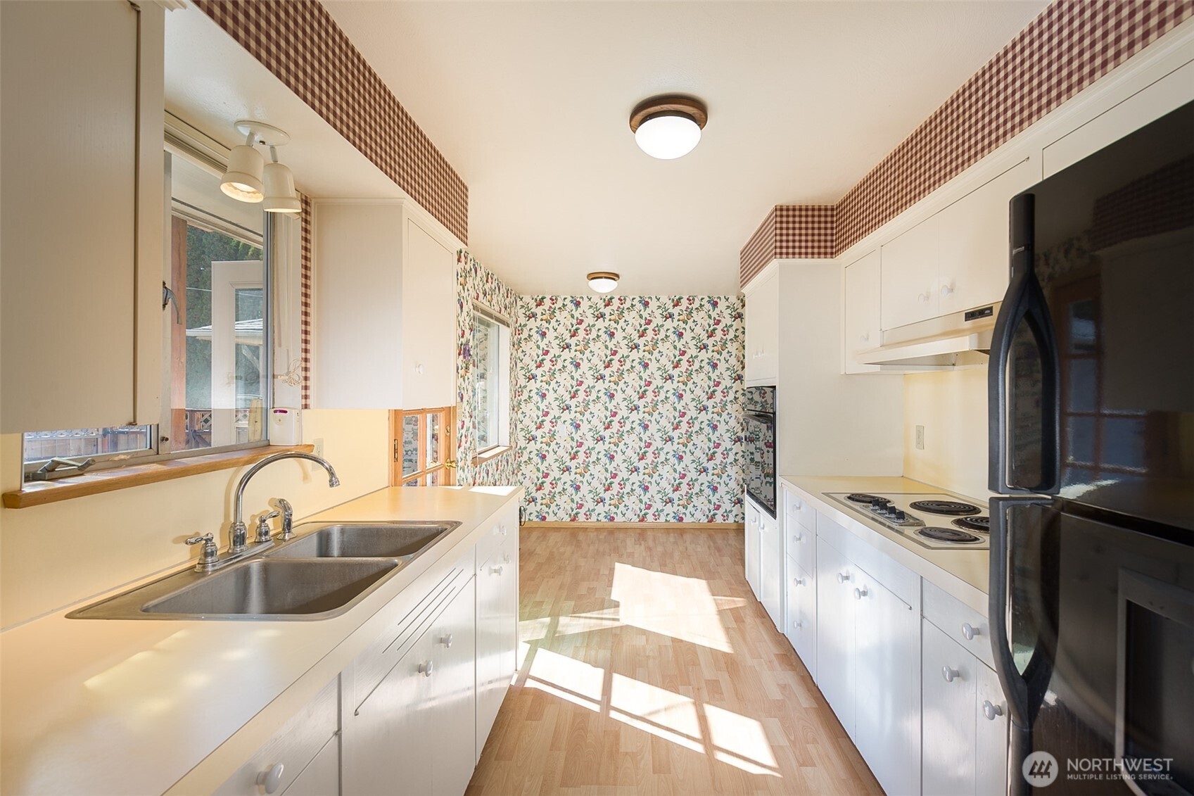 124 Fogarty Avenue , Port Angeles, WA 98362