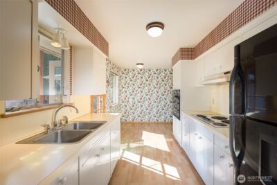 124 Fogarty Avenue , Port Angeles, WA 98362 - Photo 22