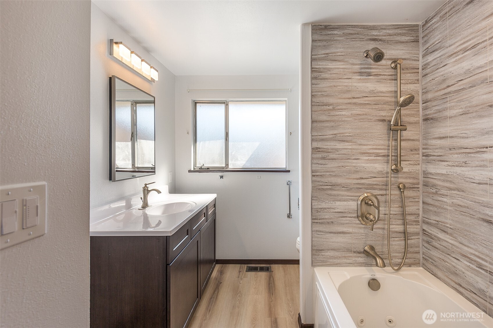 124 Fogarty Avenue , Port Angeles, WA 98362