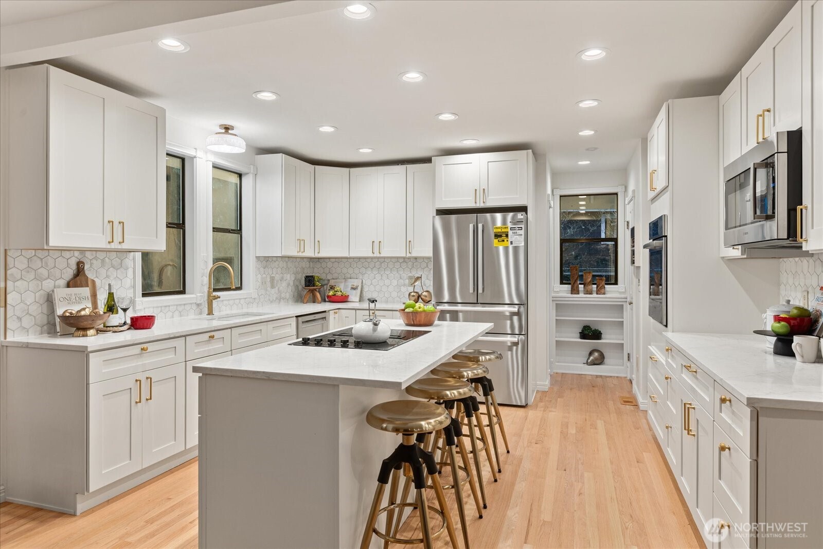 19524 230TH Avenue NE, Woodinville, WA 98077