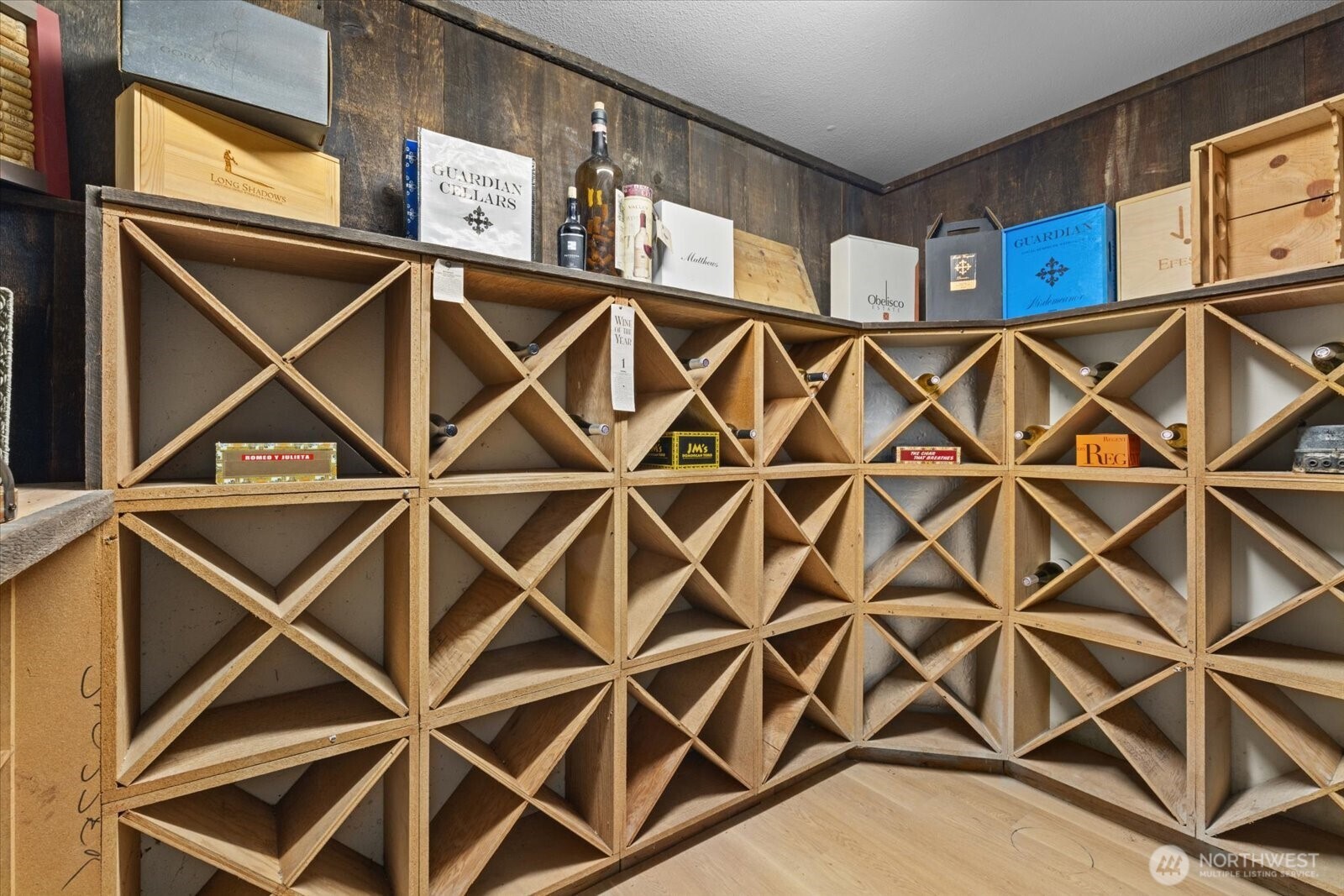 19524 230TH Avenue NE, Woodinville, WA 98077