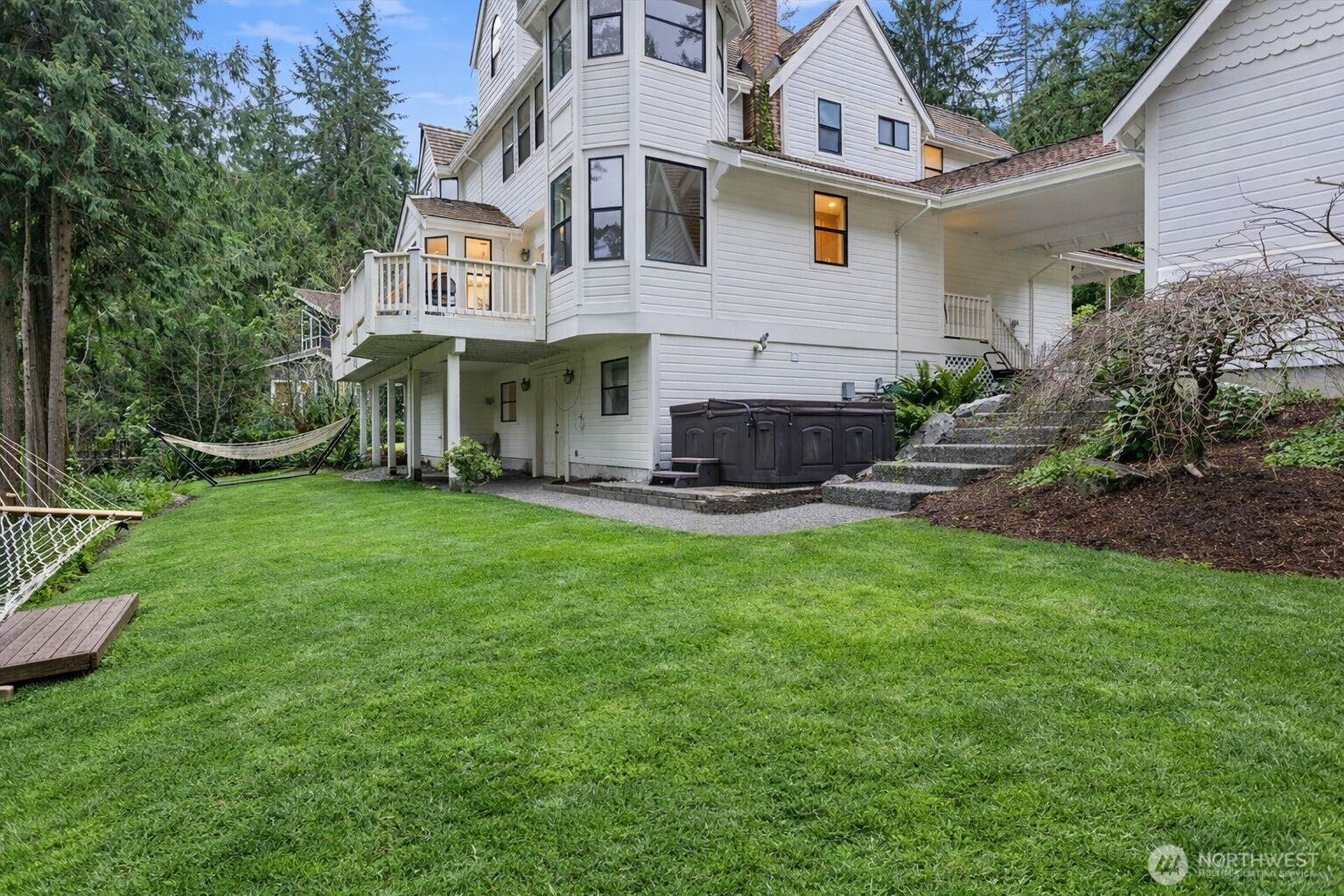 19524 230TH Avenue NE, Woodinville, WA 98077