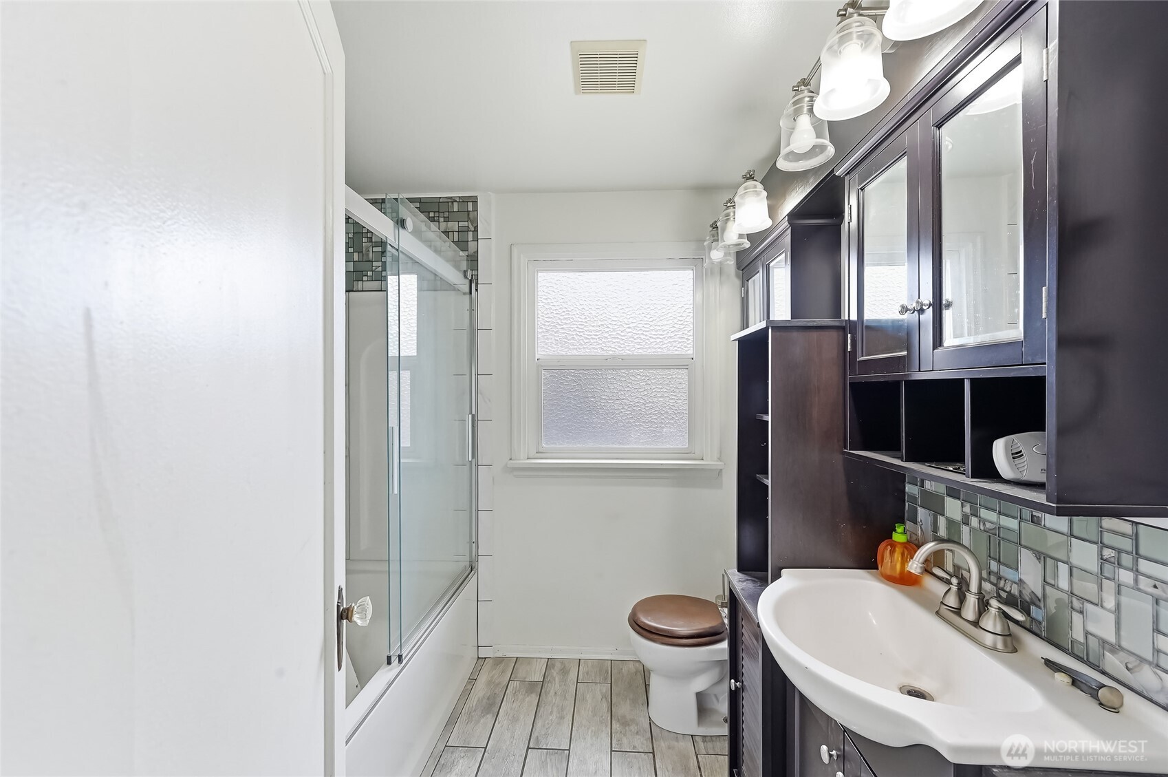 9017 14th Avenue S, Seattle, WA 98108