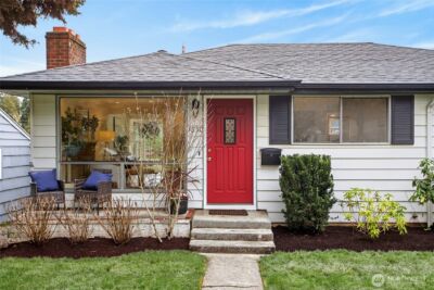 3850 49th Avenue SW, Seattle, WA 98116-3607