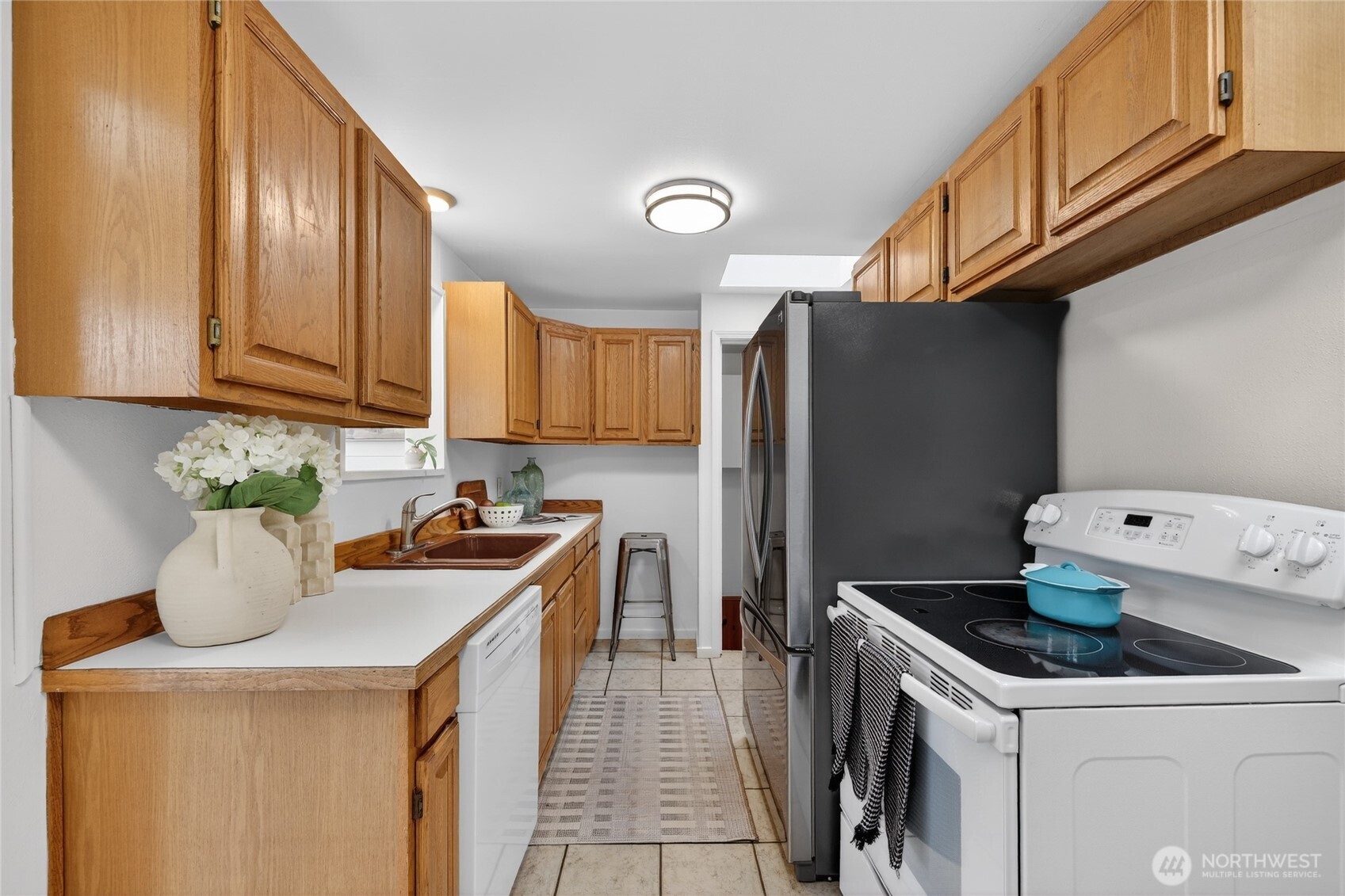 3850 49th Avenue SW, Seattle, WA 98116-3607