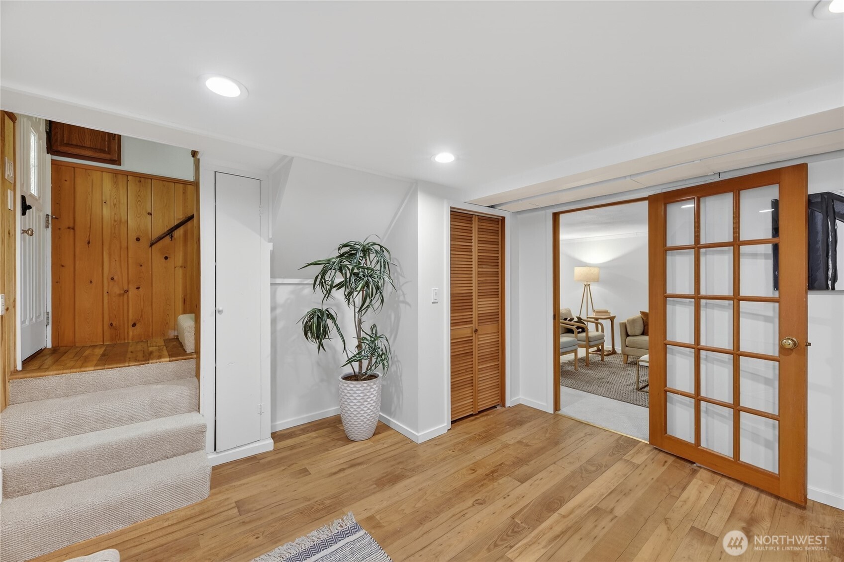 3850 49th Avenue SW, Seattle, WA 98116-3607