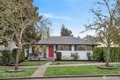 3850 49th Avenue SW, Seattle, WA 98116-3607 - Photo 2