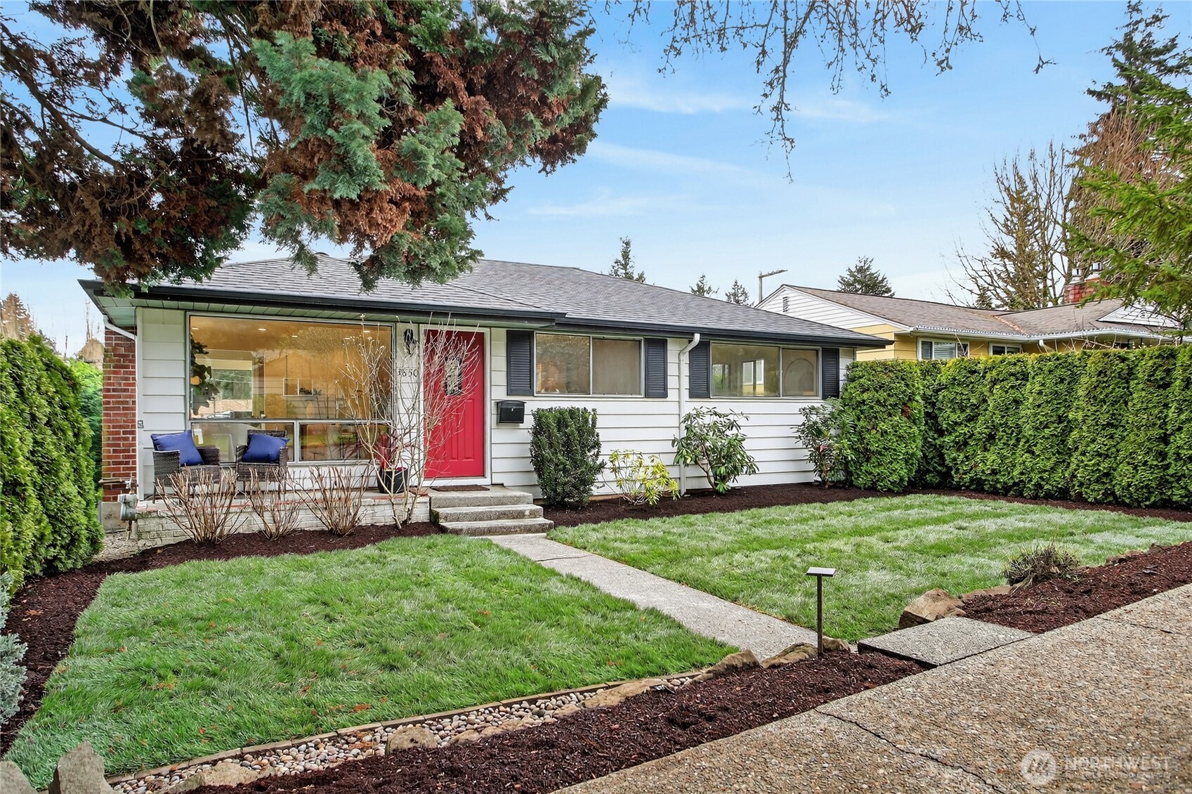 3850 49th Avenue SW, Seattle, WA 98116-3607