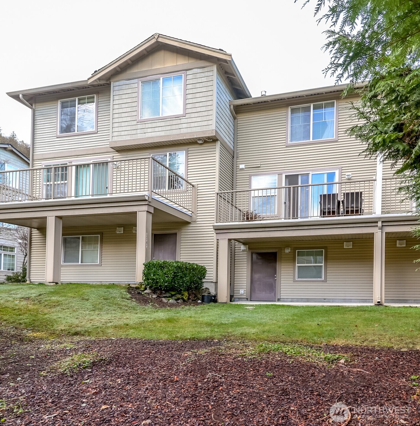 15325 SE 155th Place #I-3, Renton, WA 98058
