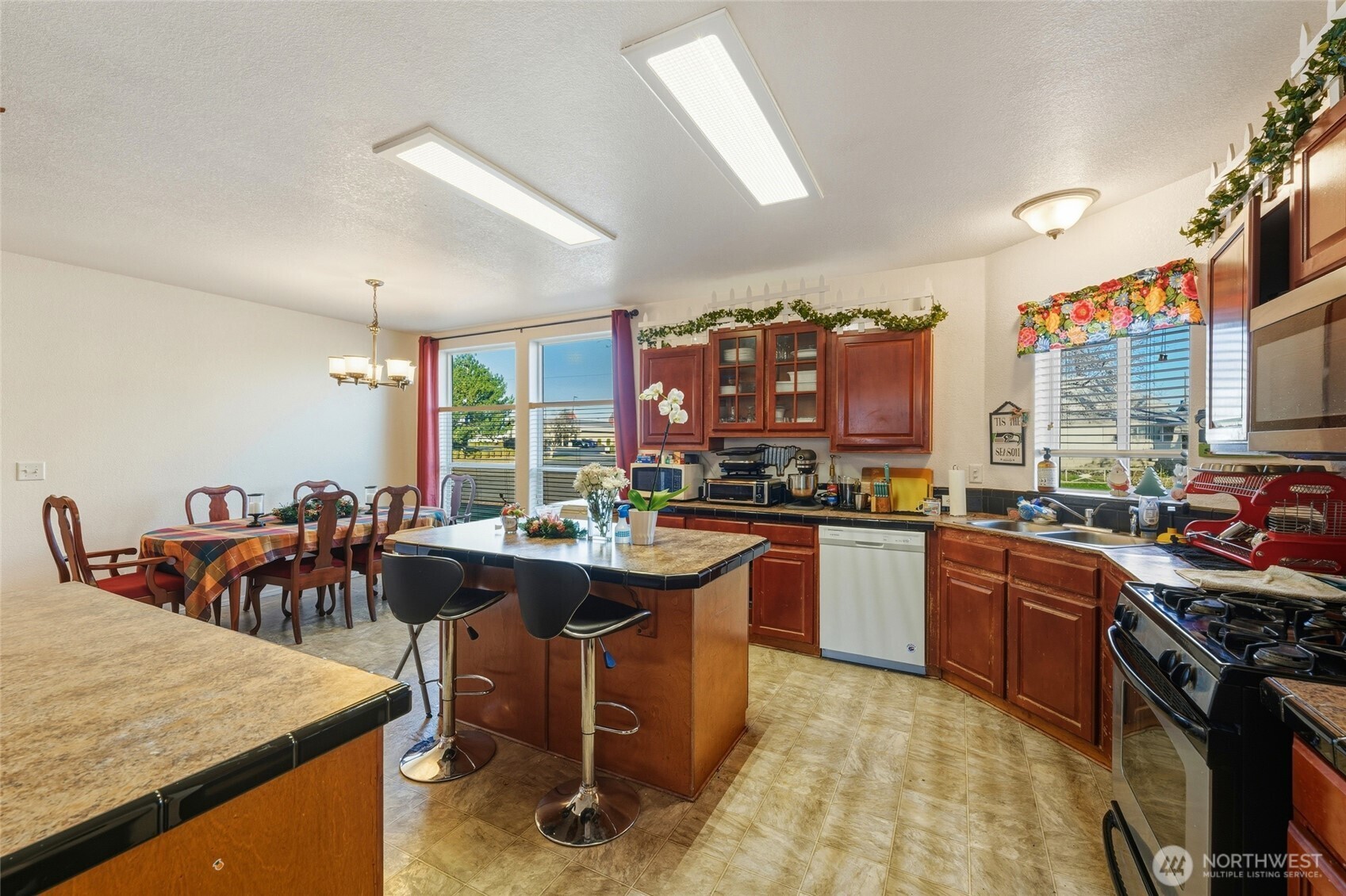 310 S 10th Avenue , Walla Walla, WA 99362