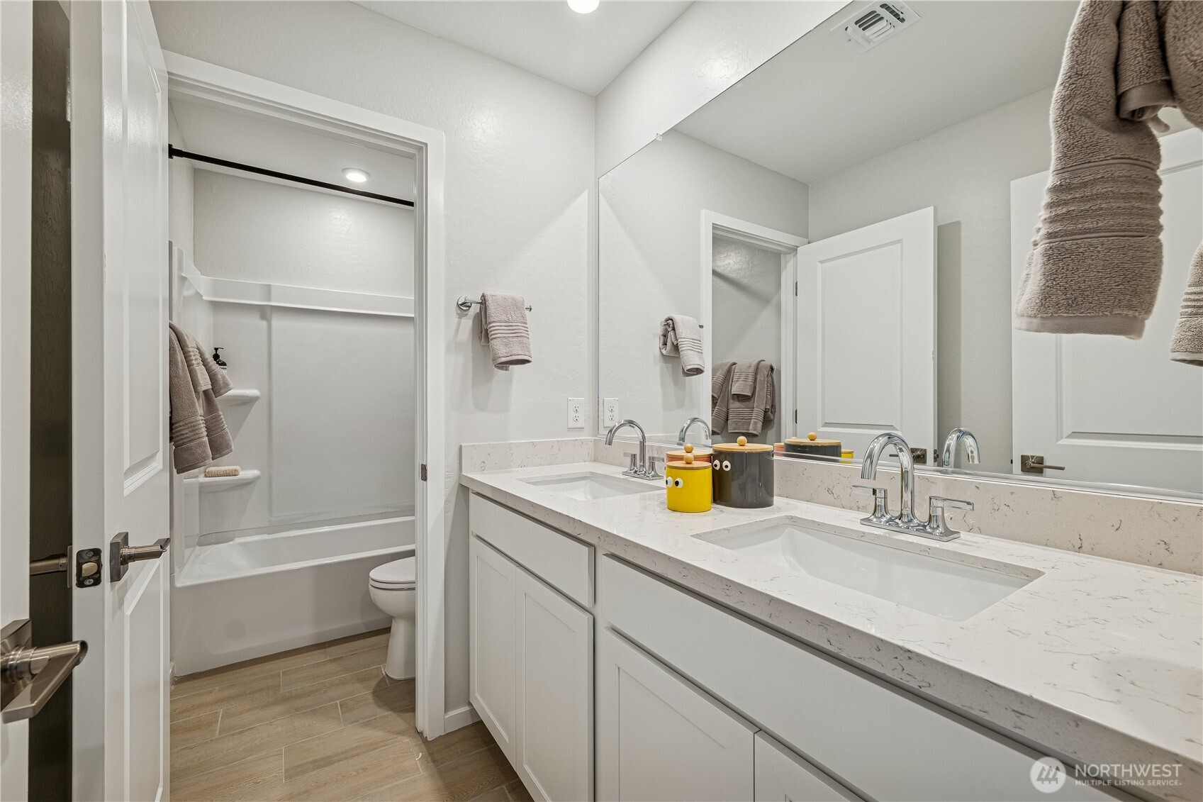 9816 Ferns Loop SE, Yelm, WA 98597