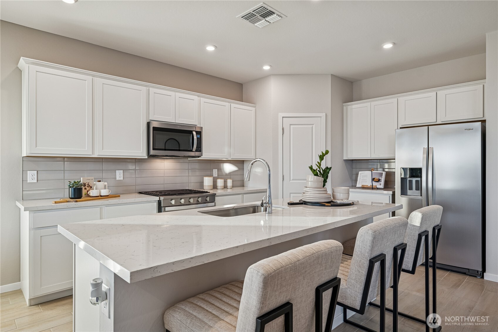 9816 Ferns Loop SE, Yelm, WA 98597