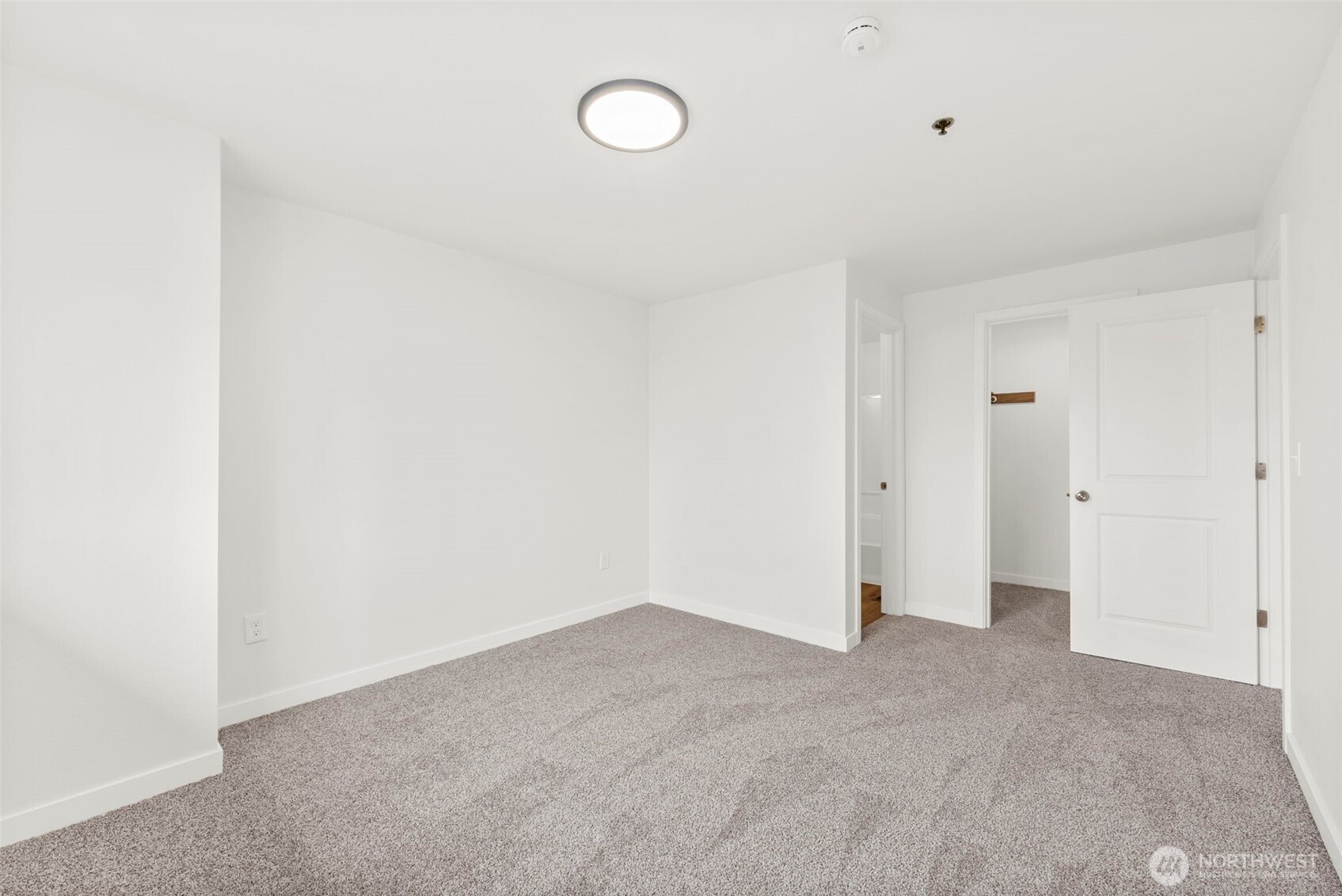 3939 10th Street SE #B3, Puyallup, WA 98374