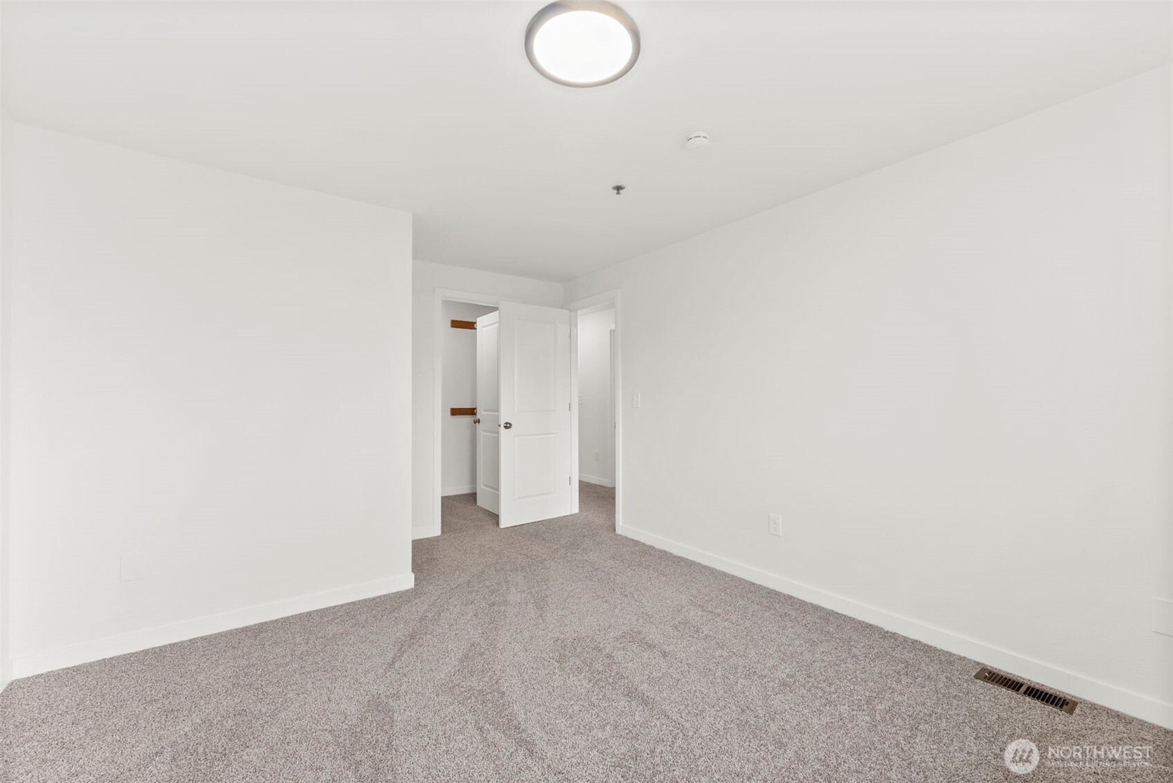 3939 10th Street SE #B3, Puyallup, WA 98374