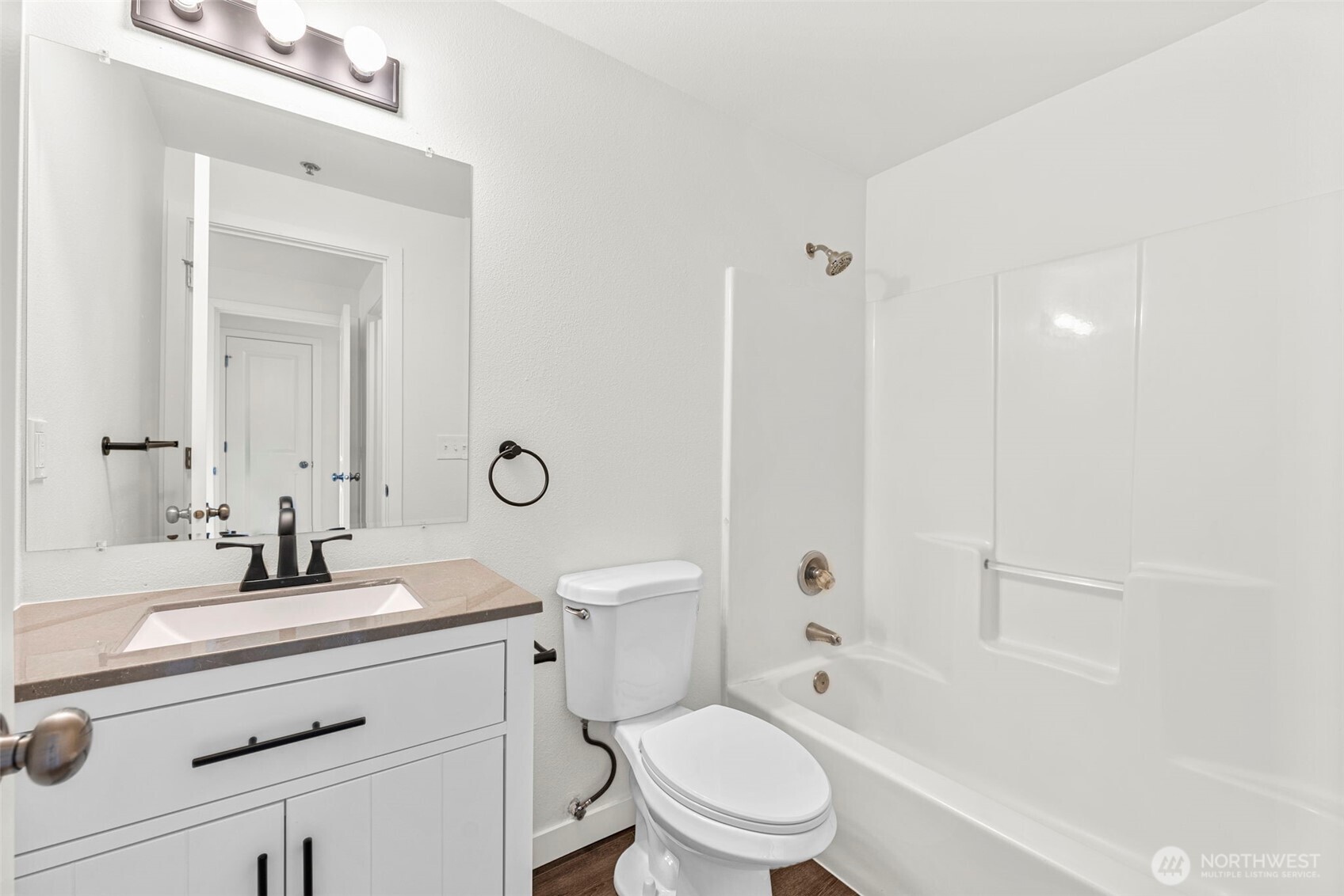 3939 10th Street SE #B3, Puyallup, WA 98374