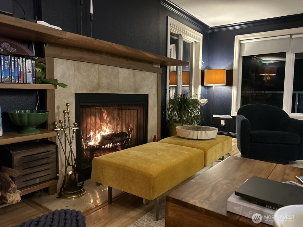 617 W Mercer Place #401, Seattle, WA 98119