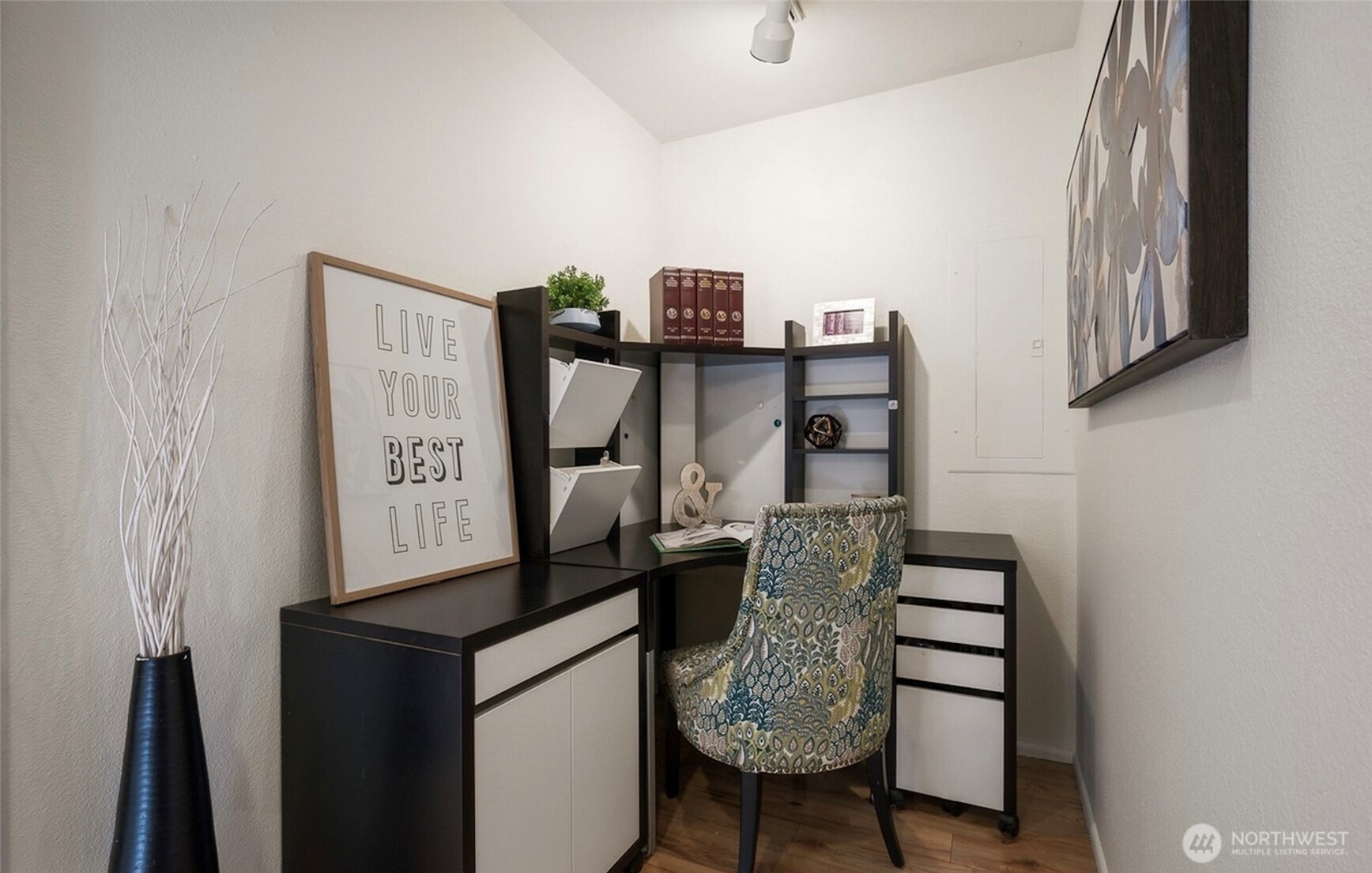 617 W Mercer Place #401, Seattle, WA 98119