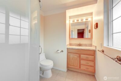 12201 SE 65th Place , Bellevue, WA 98006-4413 - Photo 15