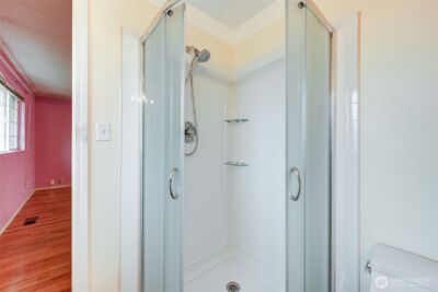 12201 SE 65th Place , Bellevue, WA 98006-4413 - Photo 26