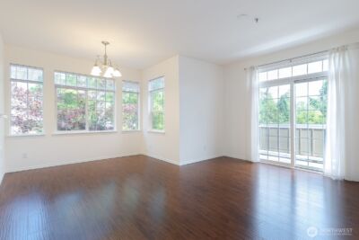 1855 Trossachs Boulevard SE #205, Sammamish, WA 98075-8072 - Photo 4