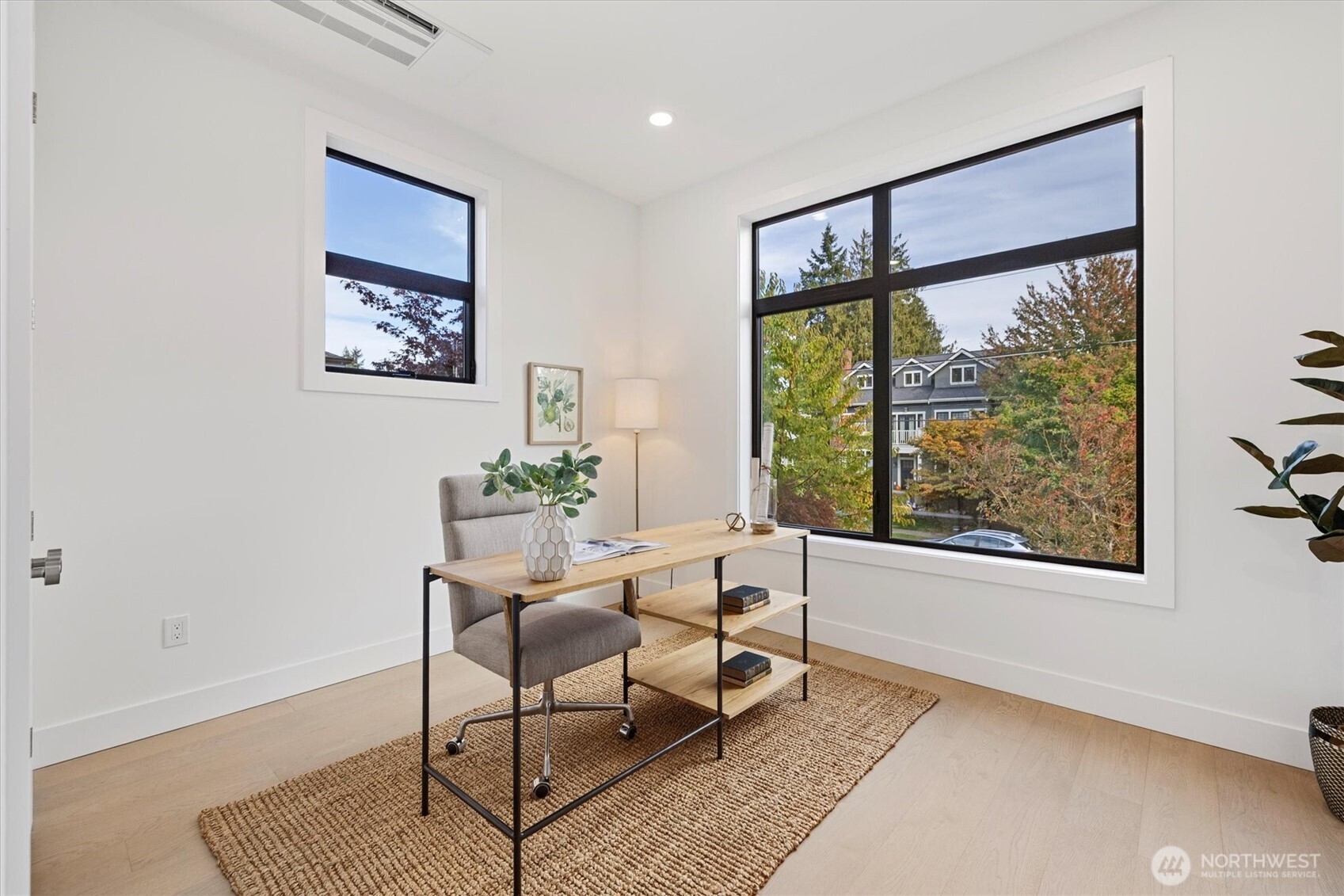 2515 35th Avenue W, Seattle, WA 98199