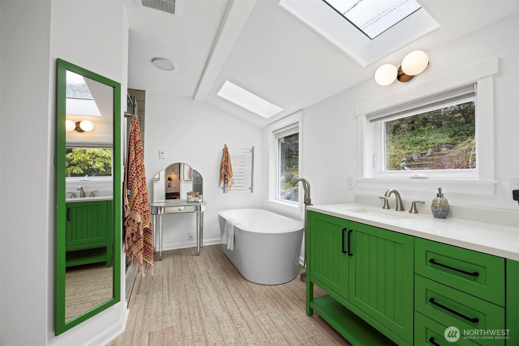 16021 Colony Road , Burlington, WA 98232