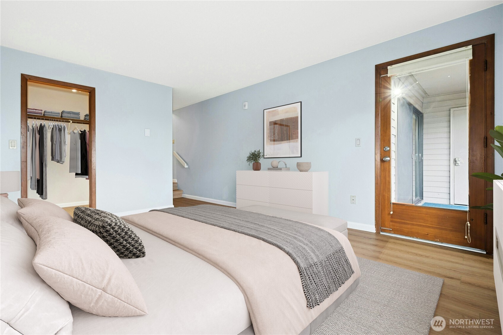 13611 8th #106, Bellevue, WA 98005