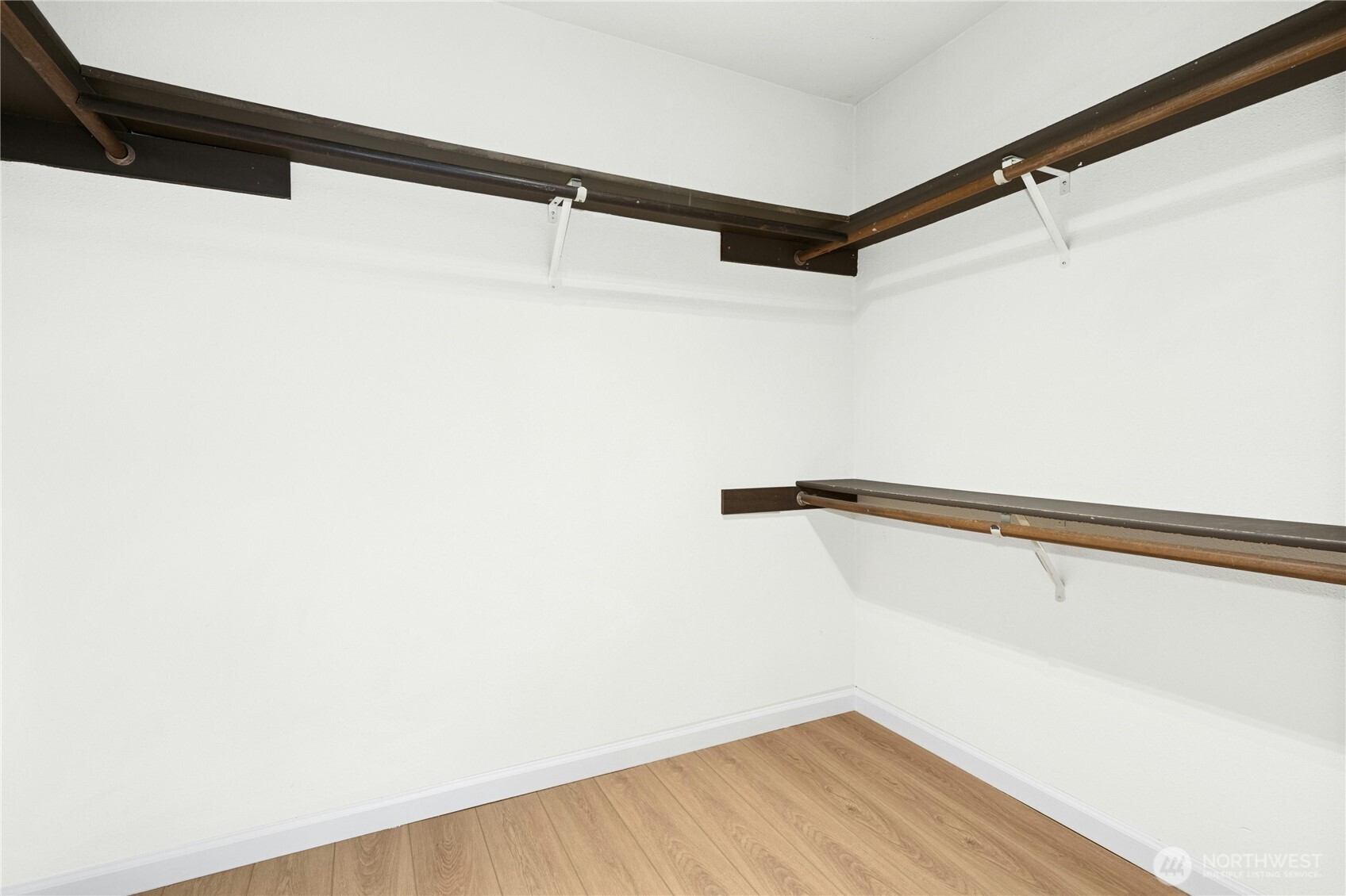 13611 8th #106, Bellevue, WA 98005