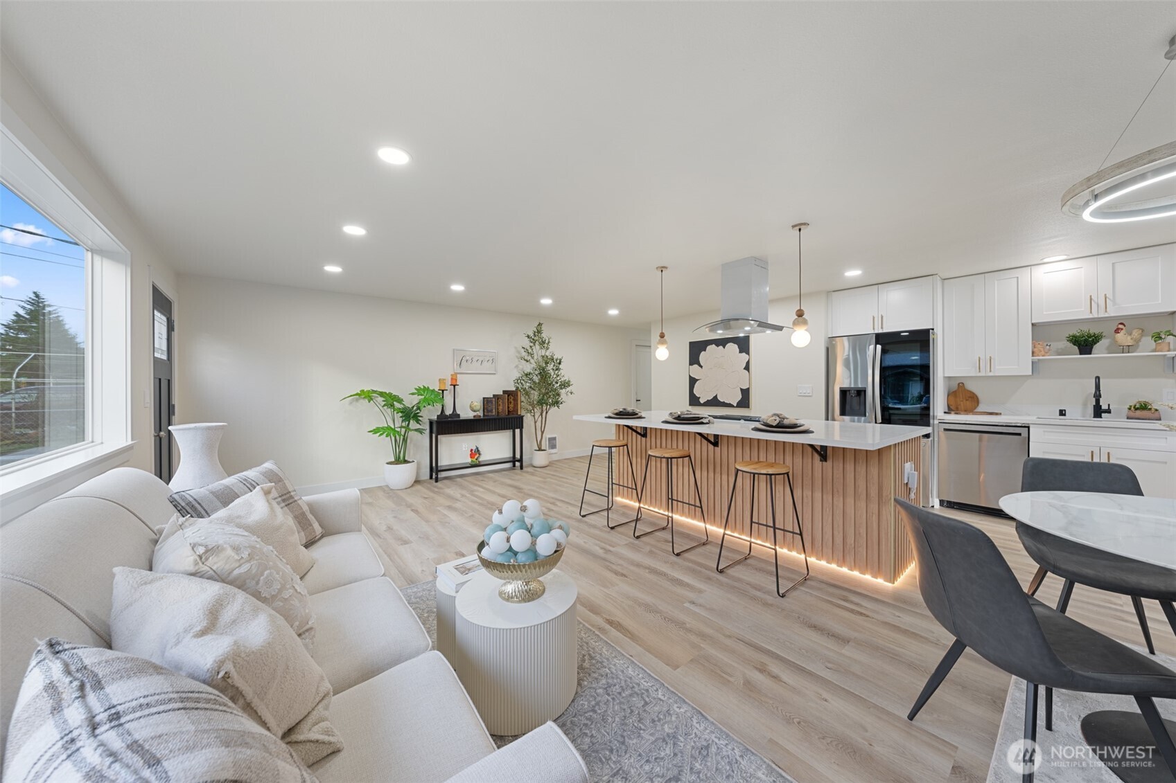 8821 S D Street , Tacoma, WA 98444