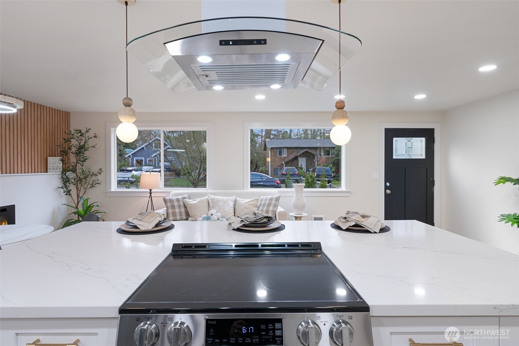 8821 S D Street , Tacoma, WA 98444