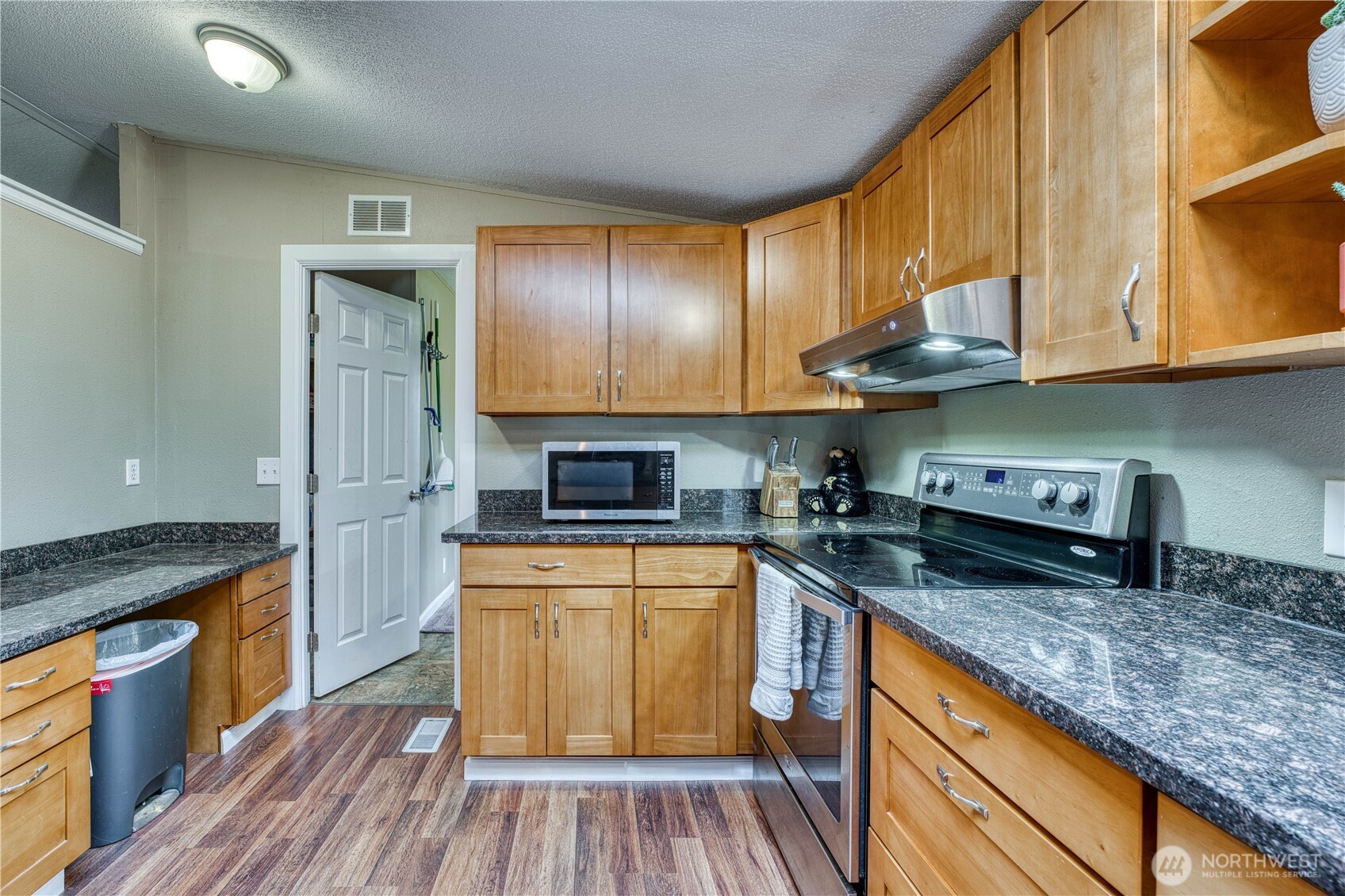 21503 Howard Avenue NE, Kingston, WA 98346