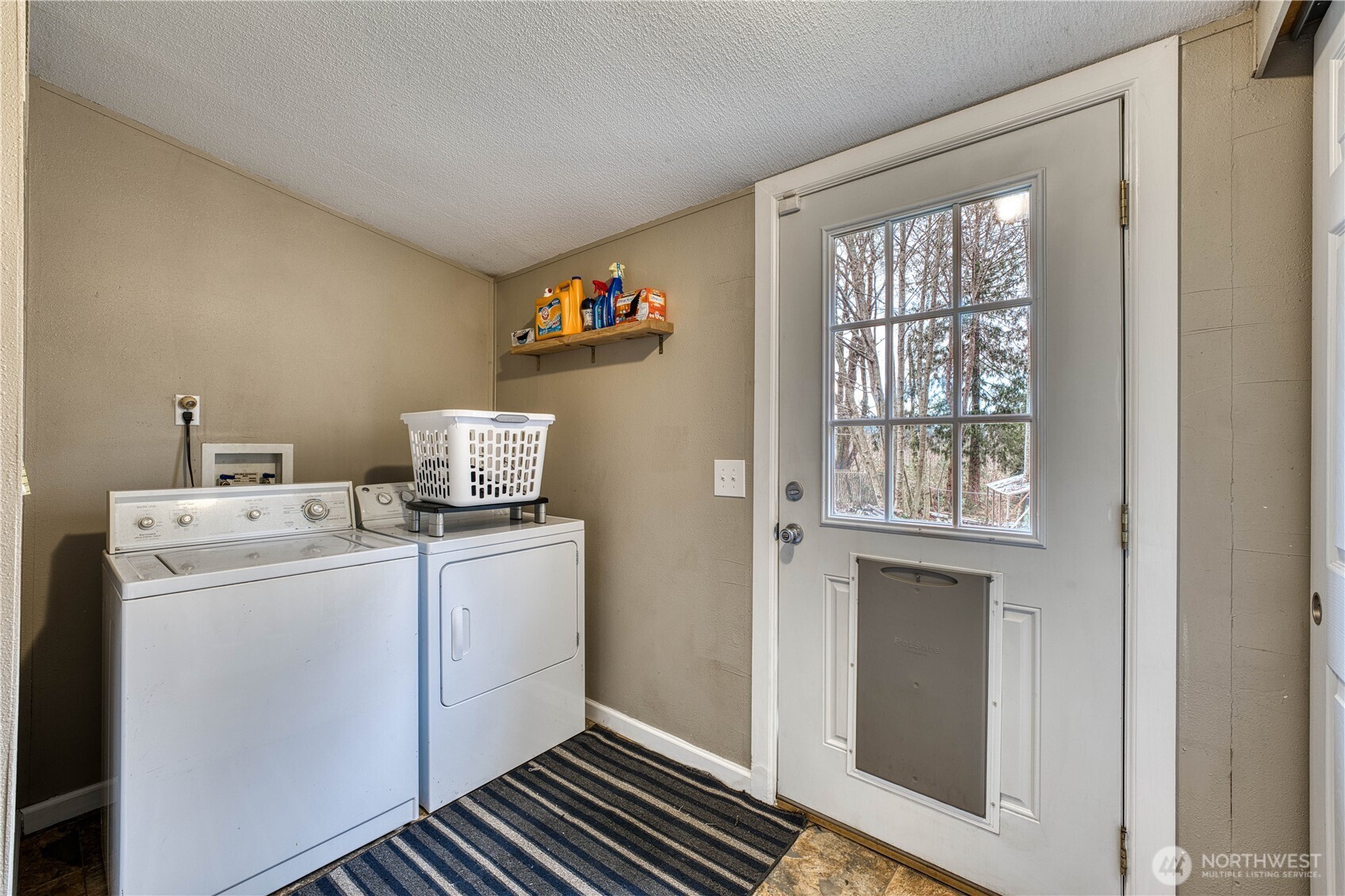 21503 Howard Avenue NE, Kingston, WA 98346