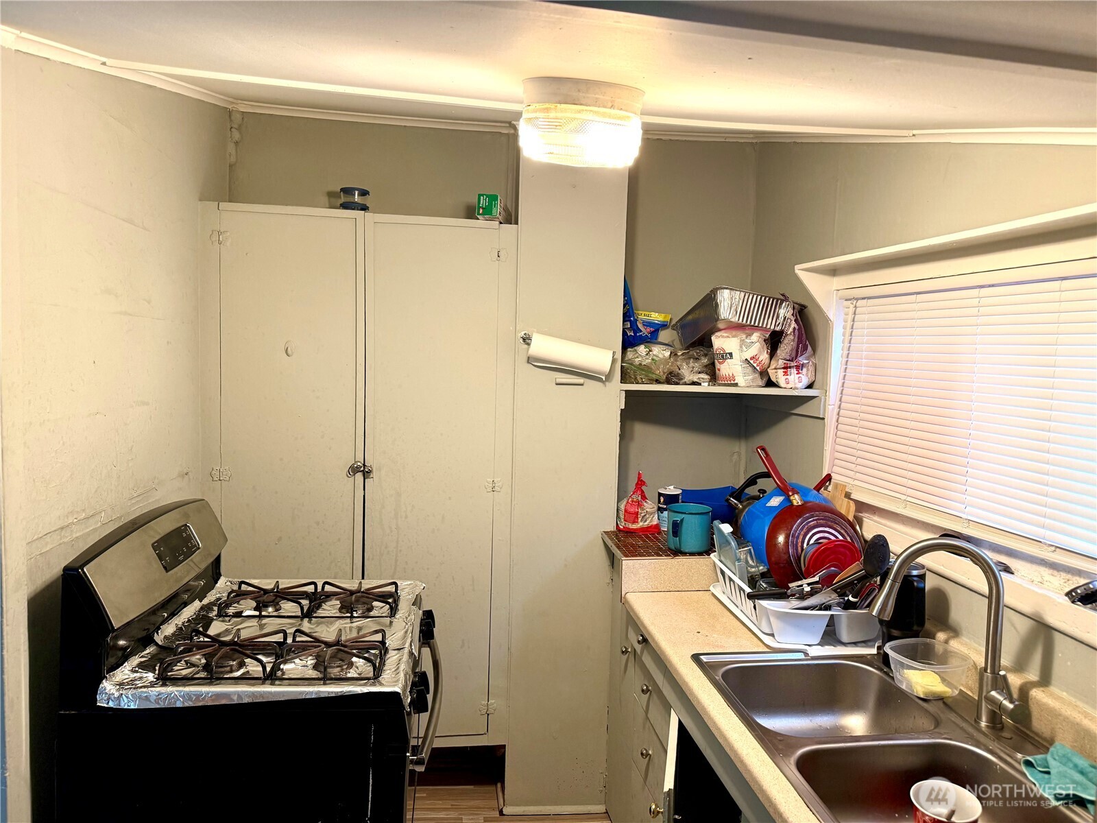 11040 11th Avenue SW, Seattle, WA 98146-3911