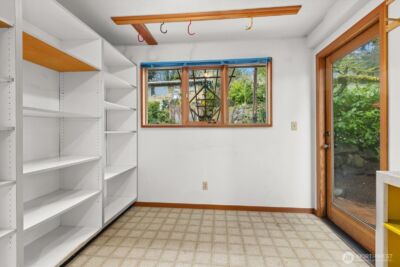 11904 Lakeside Avenue NE, Seattle, WA 98125 - Photo 15