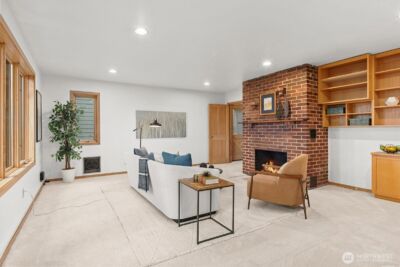 11904 Lakeside Avenue NE, Seattle, WA 98125 - Photo 22